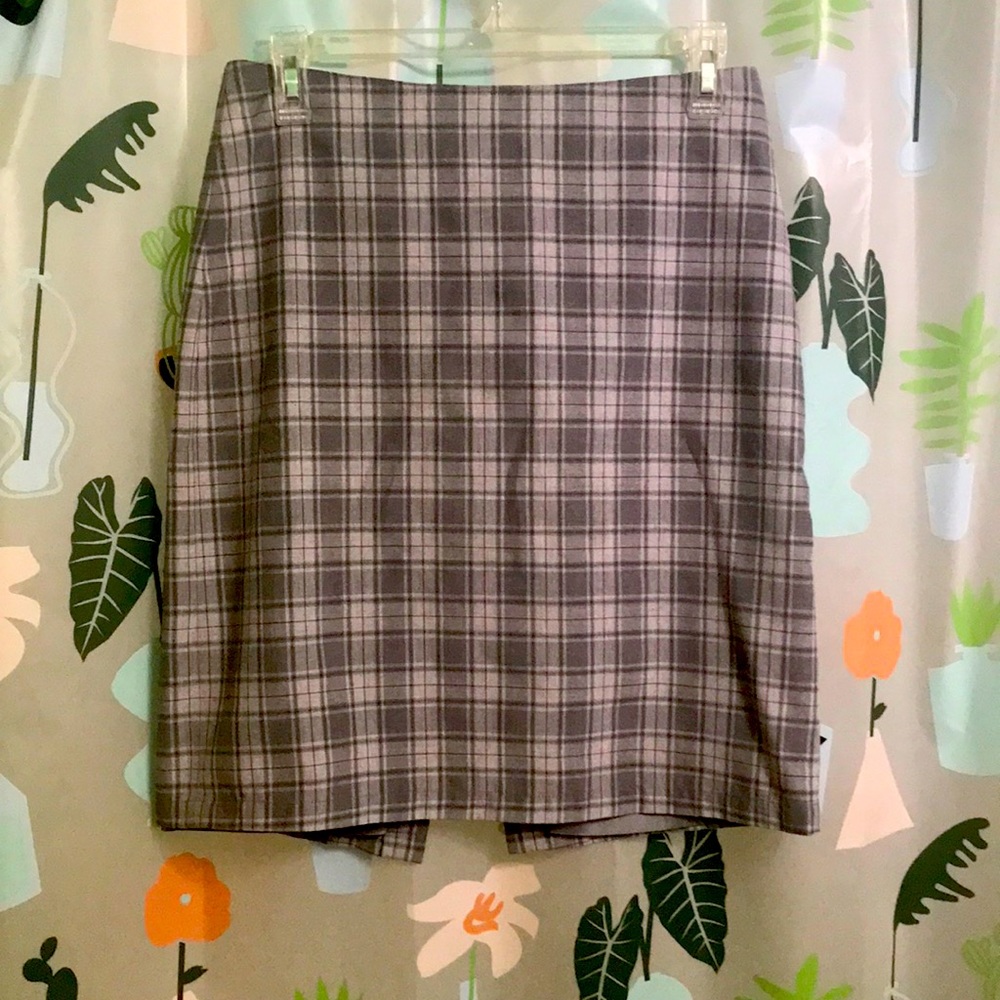 Tommy Hilfiger gray plaid zip up perfect for the office skirt